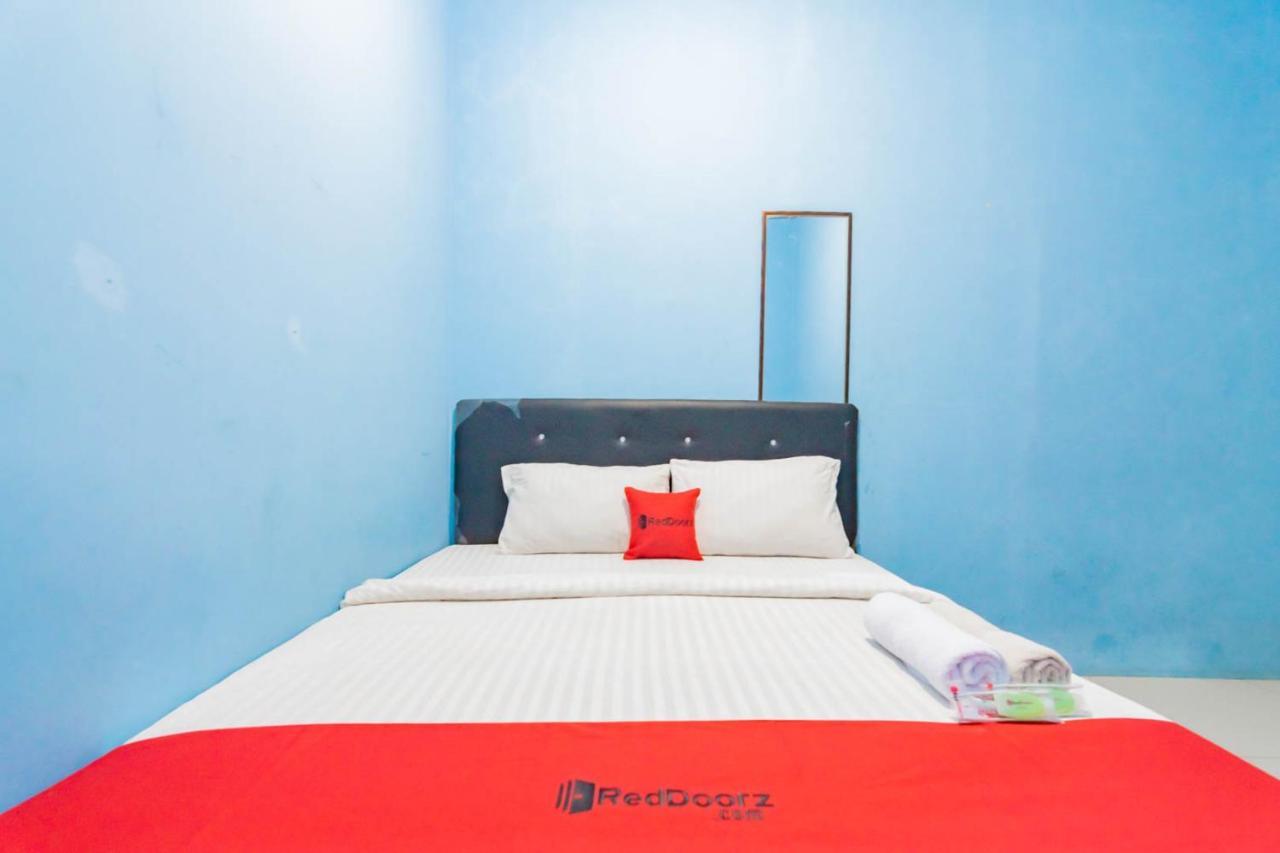 Reddoorz Syariah At Jl Pangeran Hidayatullah Cianjur Hotel Exterior photo